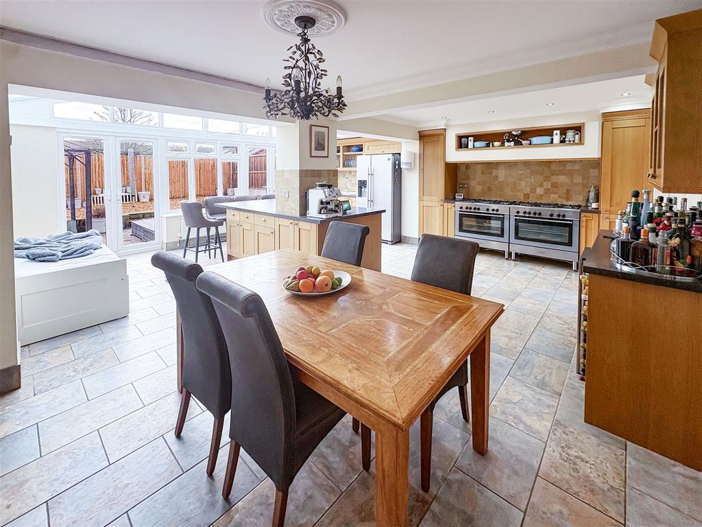 Property photo 2 of 22 Image00019.Jpg