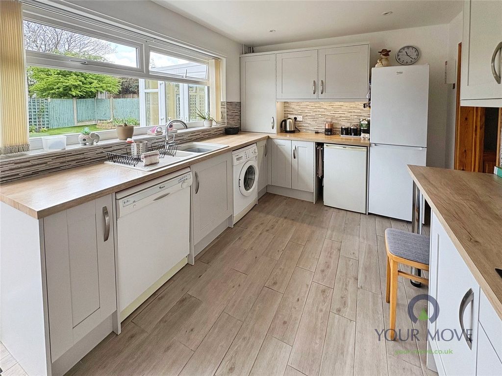 Property photo 3 of 16 Picture No. 21