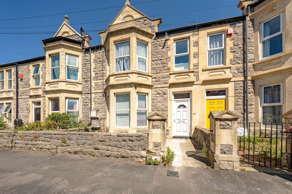 Property photo 1 of 13 Front