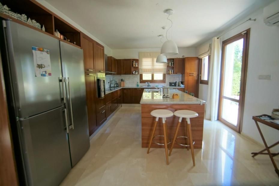 Property photo 2 of 45