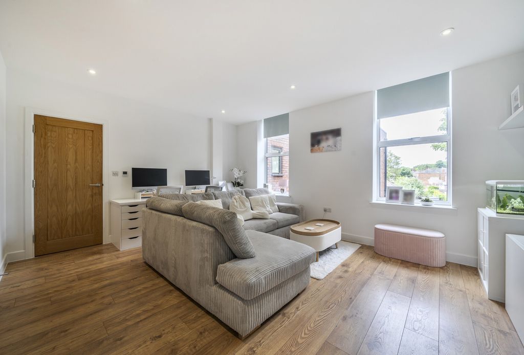 Property photo 2 of 16 1467459-11-6A1970...