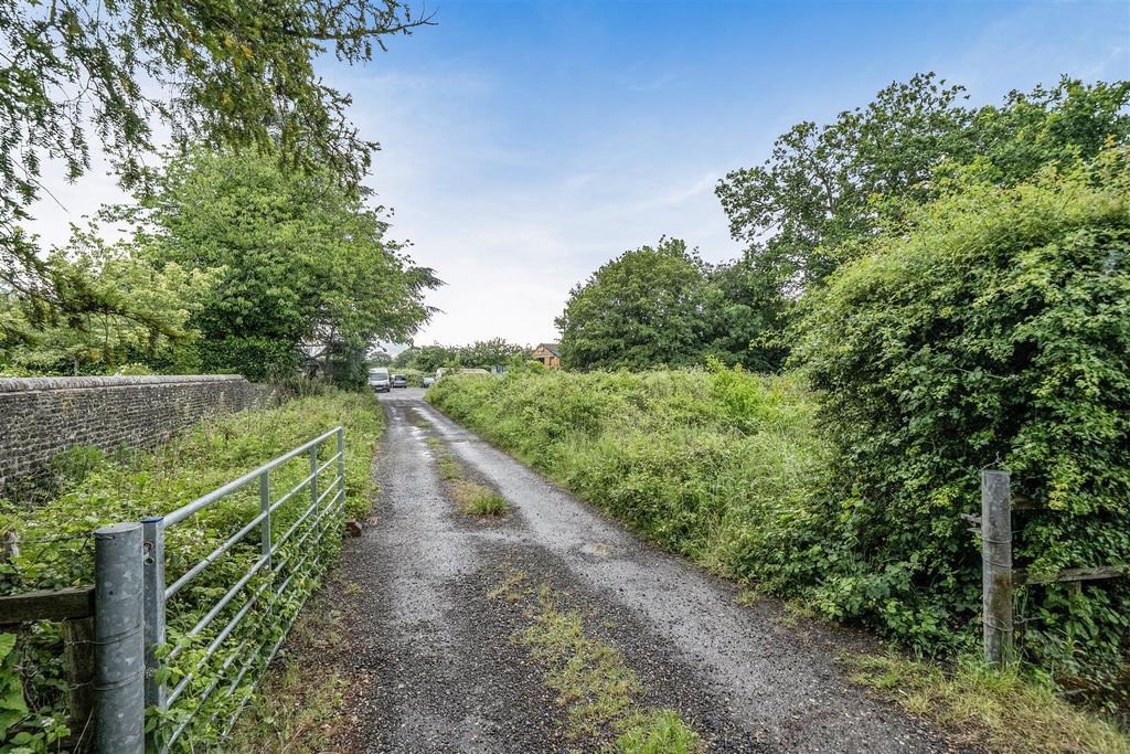 Additional image 11 of Land for salePetersfield Road, Greatham, Liss GU33