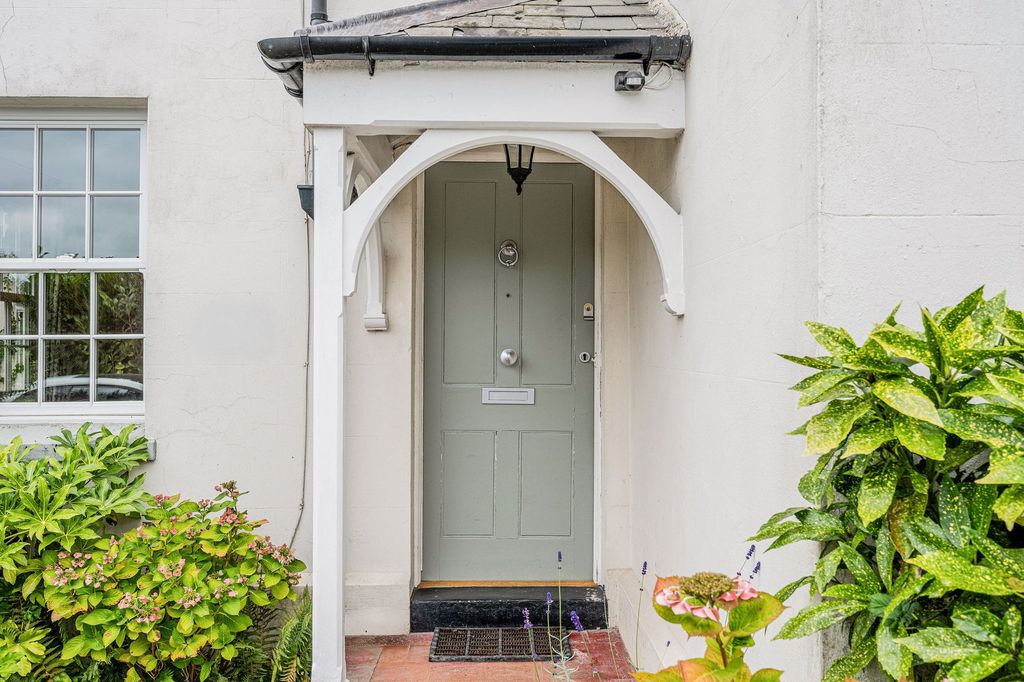 Property photo 2 of 23