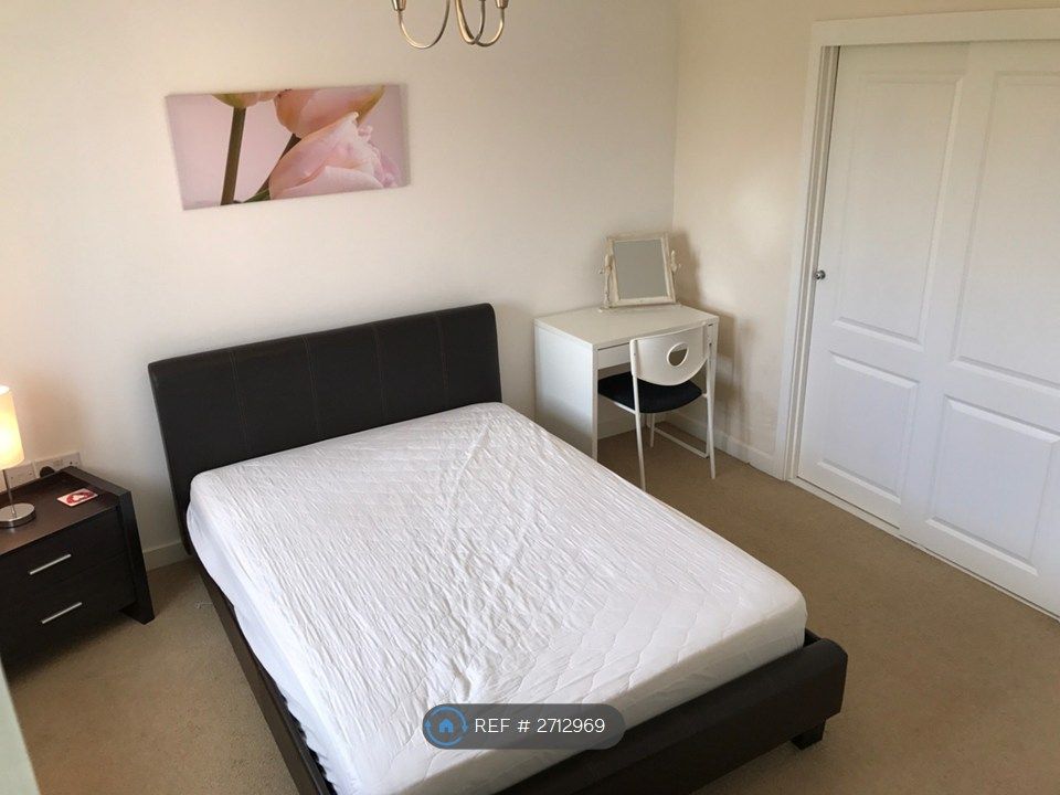 Property photo 3 of 19 Room3 En Suite1