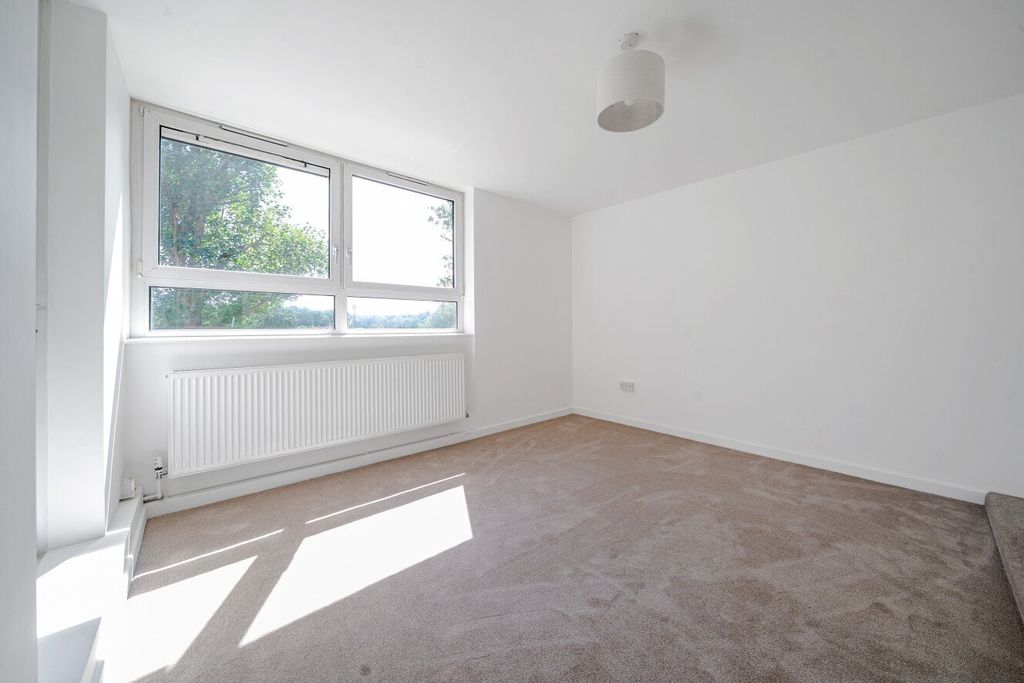 Property photo 2 of 8 Picture No. 03