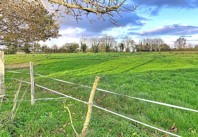 Property photo 3 of 18 Photo 14