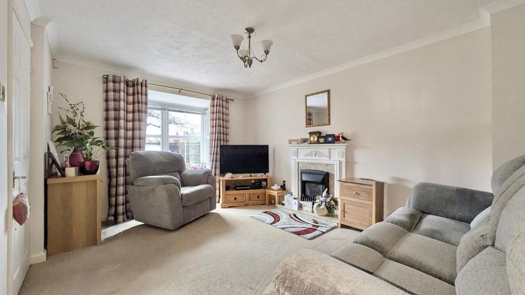 Property photo 2 of 21