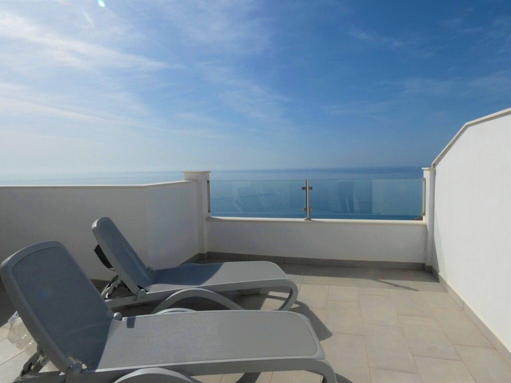 Property photo 1 of 10 Roof Terrace