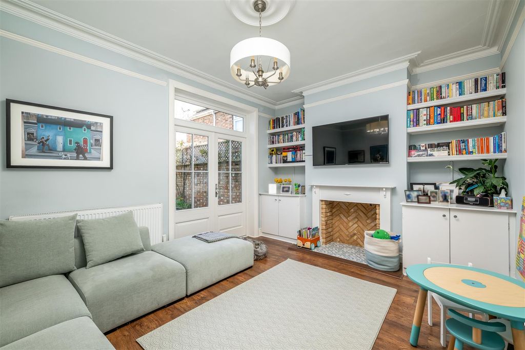 Additional image 5 of 5 bed semi-detached house for saleCastle Road, Bedford MK40
