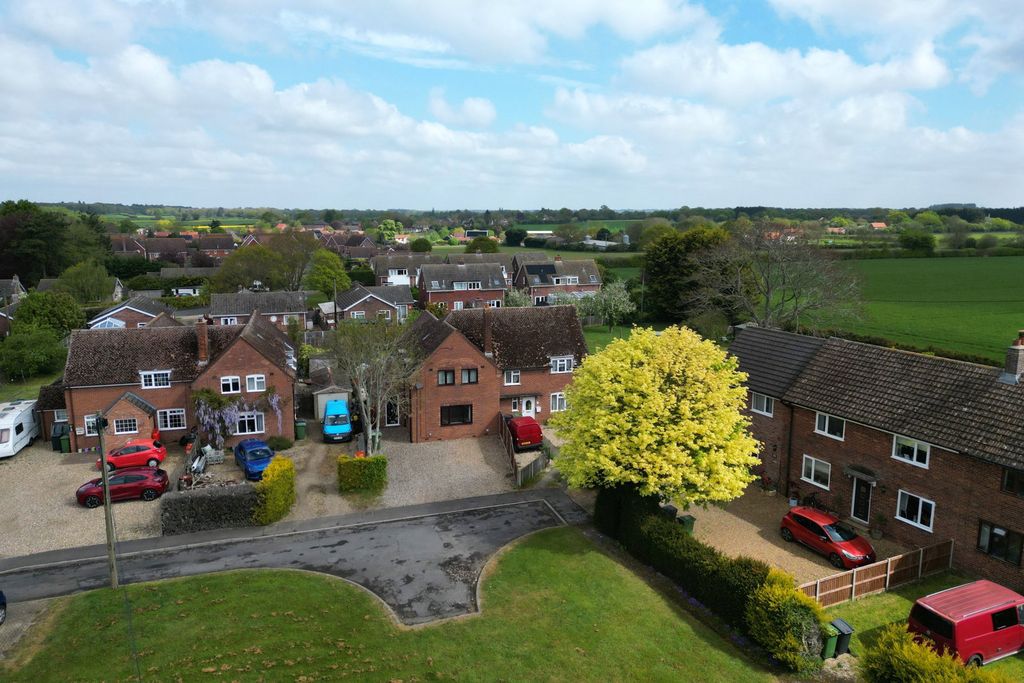 Property photo 1 of 32