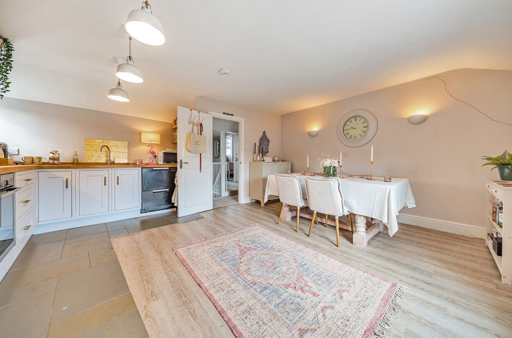 Additional image 5 of 2 bed flat for saleBury St Edmunds, Suffolk IP33