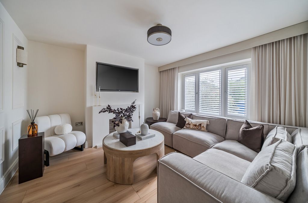 Property photo 3 of 26 1381093-5-6915B1F...