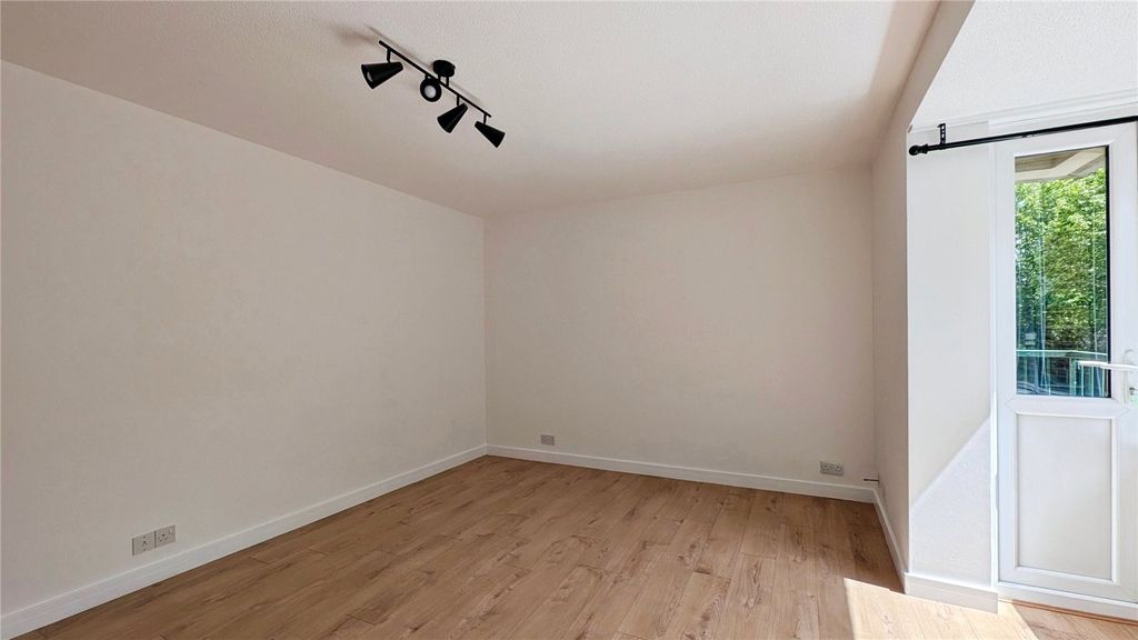 Property photo 2 of 10 Reception Room