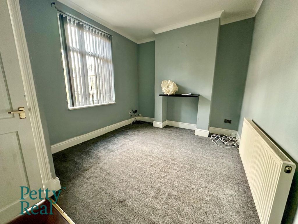 Property photo 3 of 9 241A950B-1Bfc-40Ae-B9Fa-92Bcbabd94A5.Jpeg