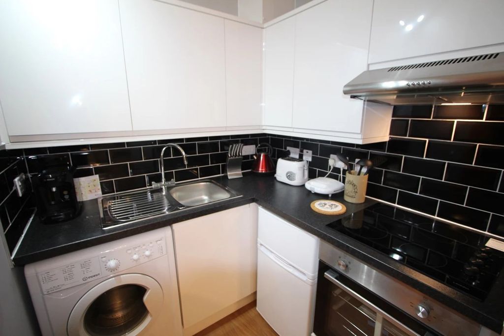 Property photo 3 of 5 Picture No. 05