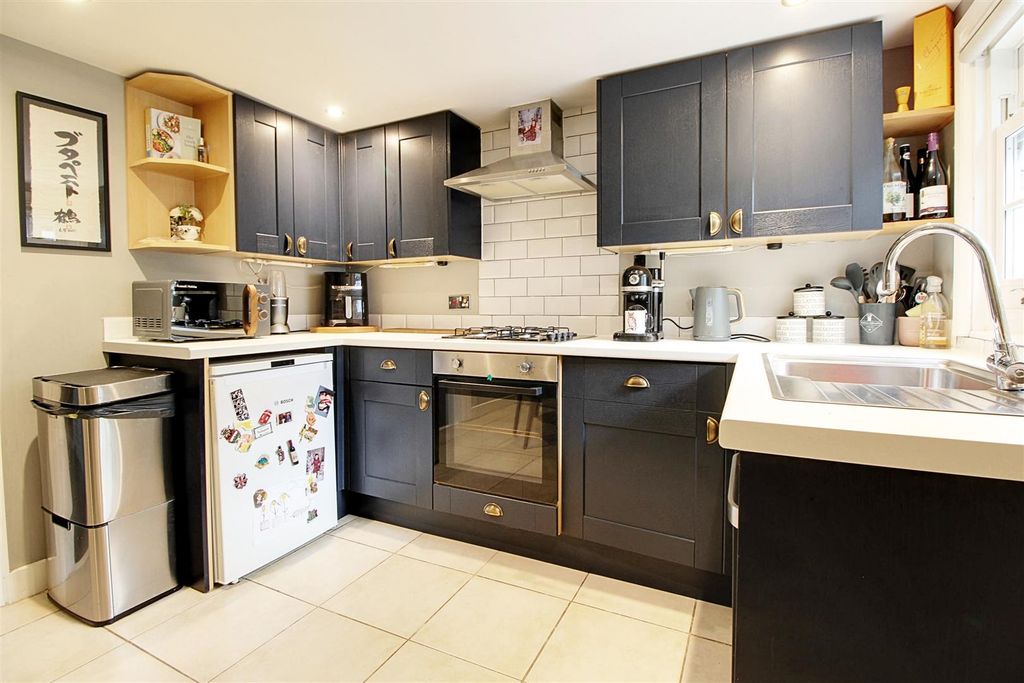 Property photo 3 of 16 Img_1518-Img_1520.Jpg