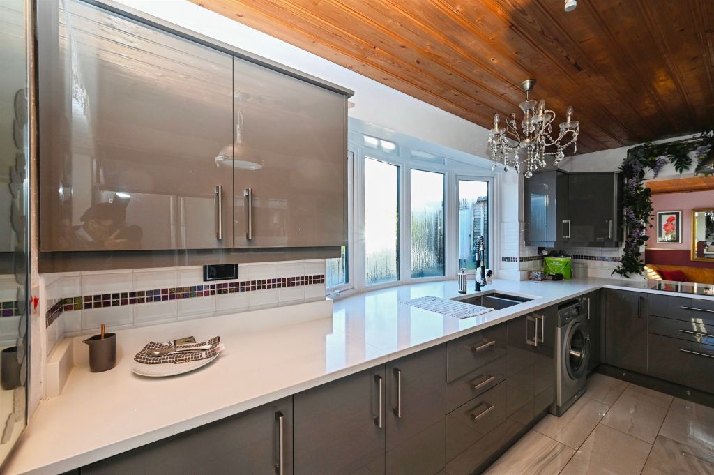 Property photo 3 of 34