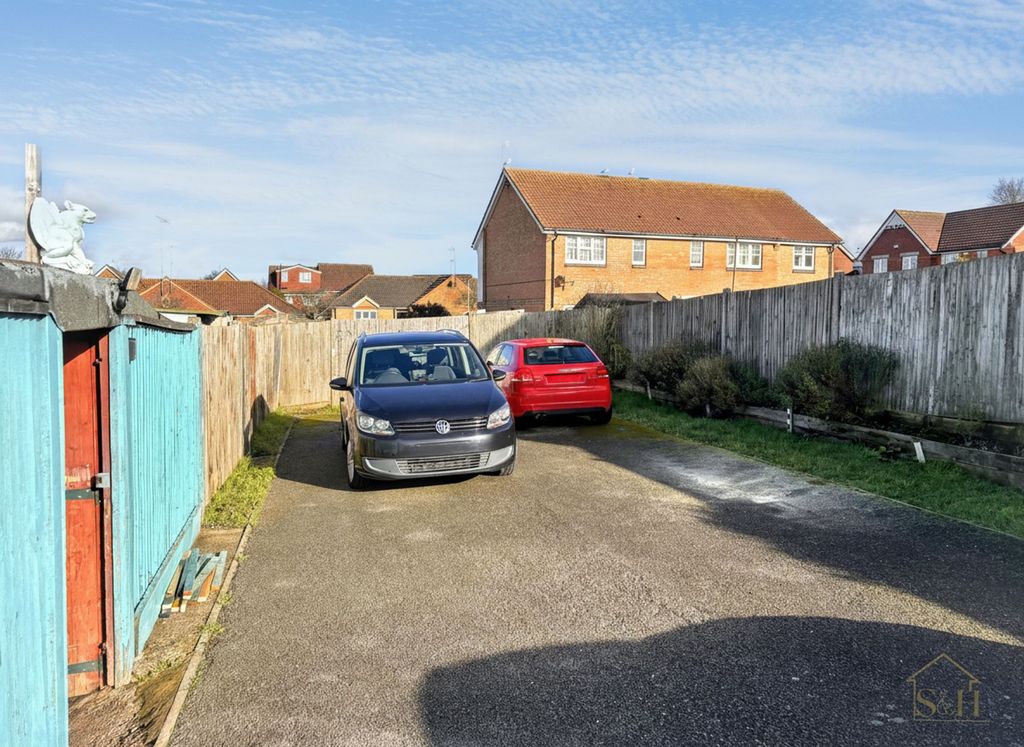 Property photo 2 of 23