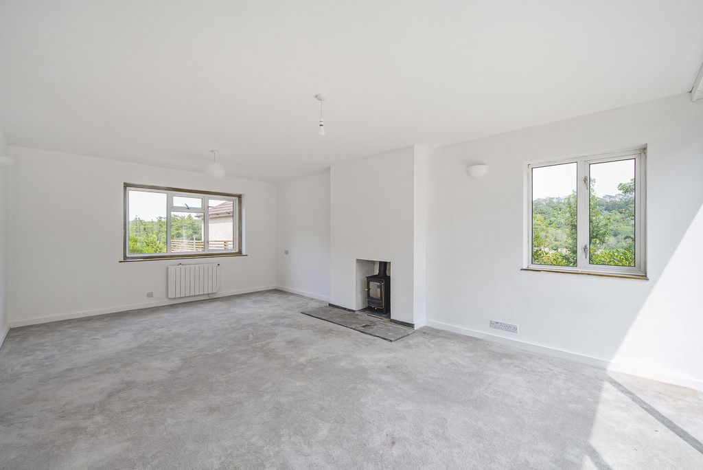 Property photo 2 of 23