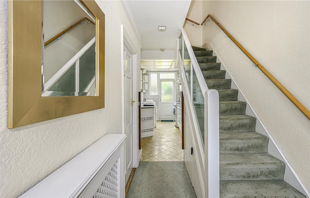 Property photo 2 of 21