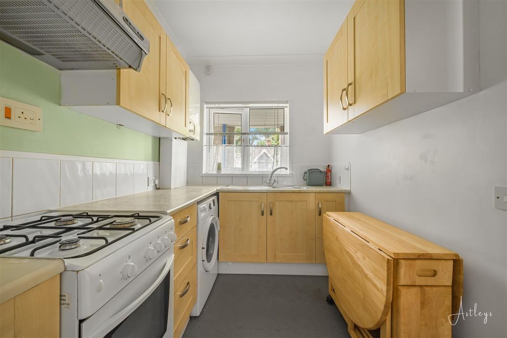 Property photo 3 of 15 Kitchen