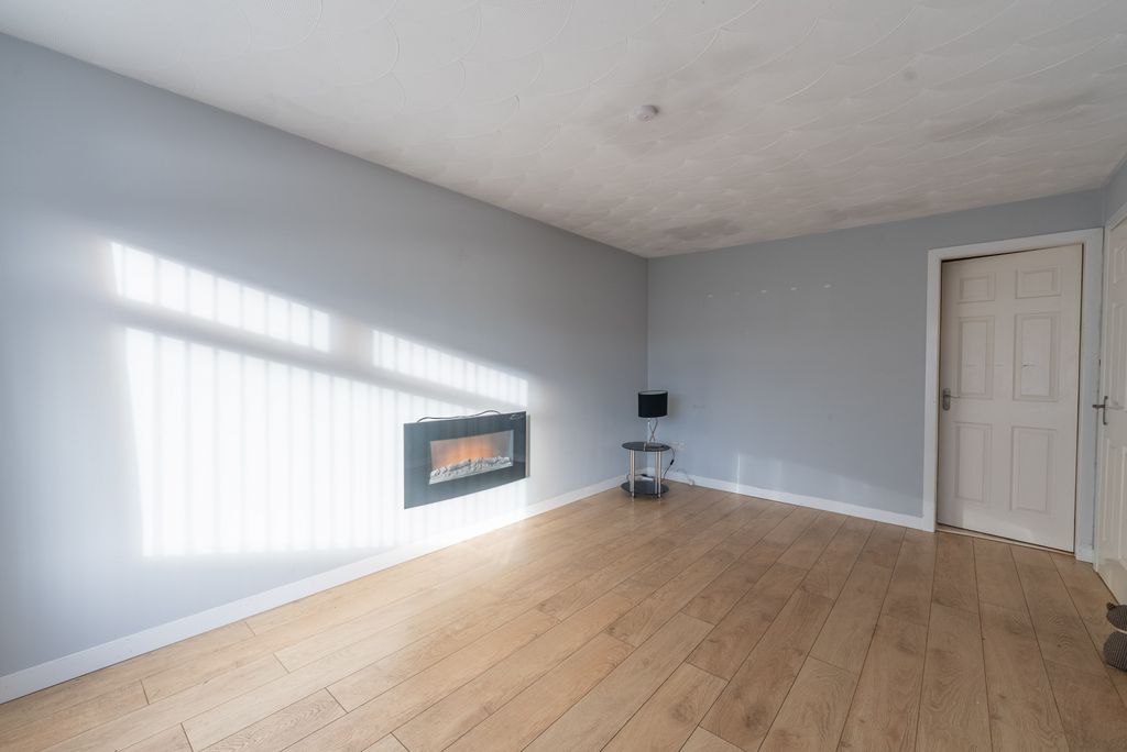 Property photo 3 of 27 Gallery