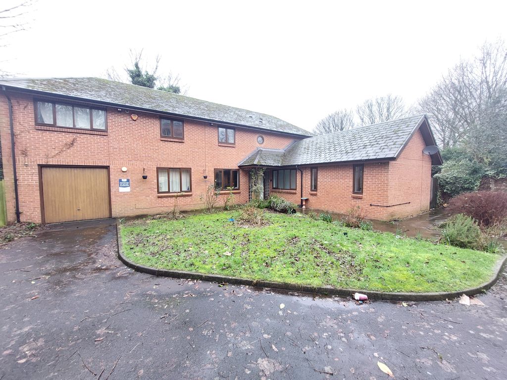 Property photo 1 of 8