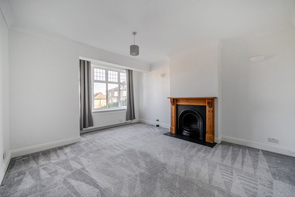 Property photo 2 of 20 Reception