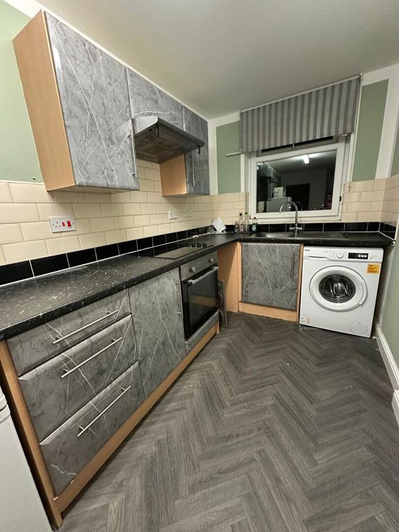 Property photo 2 of 10 Kitchen