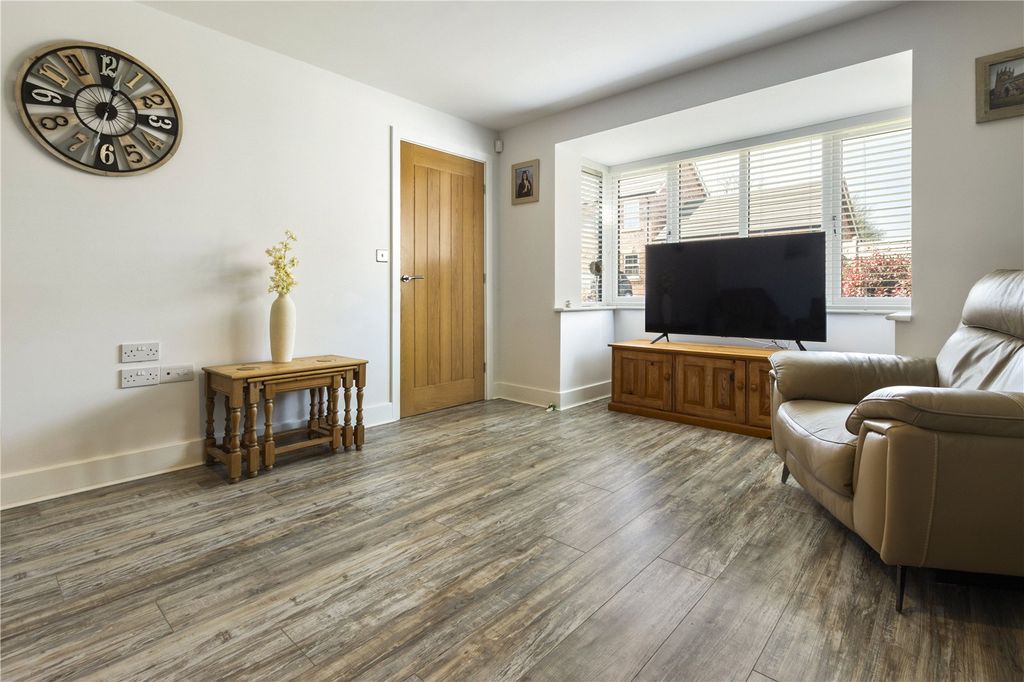 Property photo 3 of 29 Picture No. 24