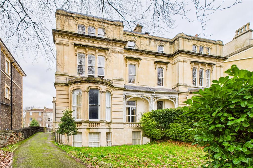 Property photo 1 of 36 Flat 2, 21 Tyndalls Park Road, Clifton, Bristol Bs