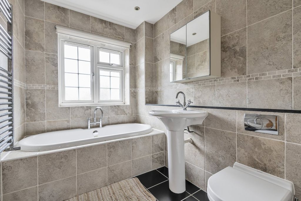 Property photo 3 of 20 Bathroom