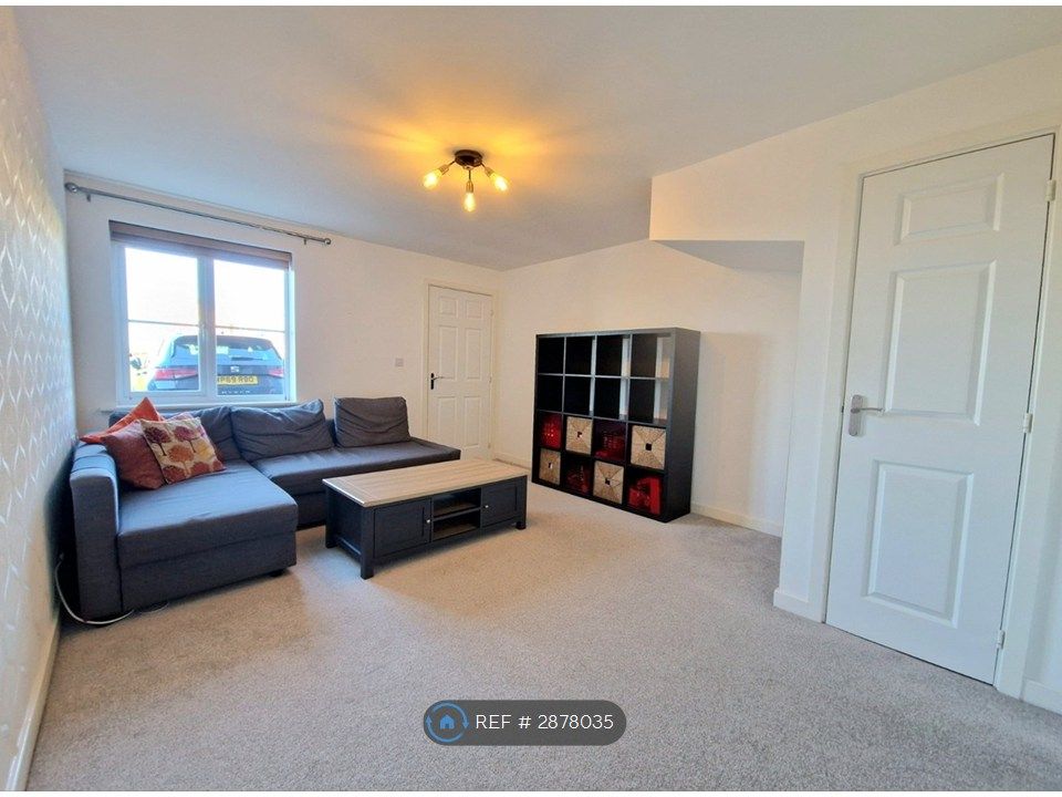 Property photo 3 of 18 Living Room