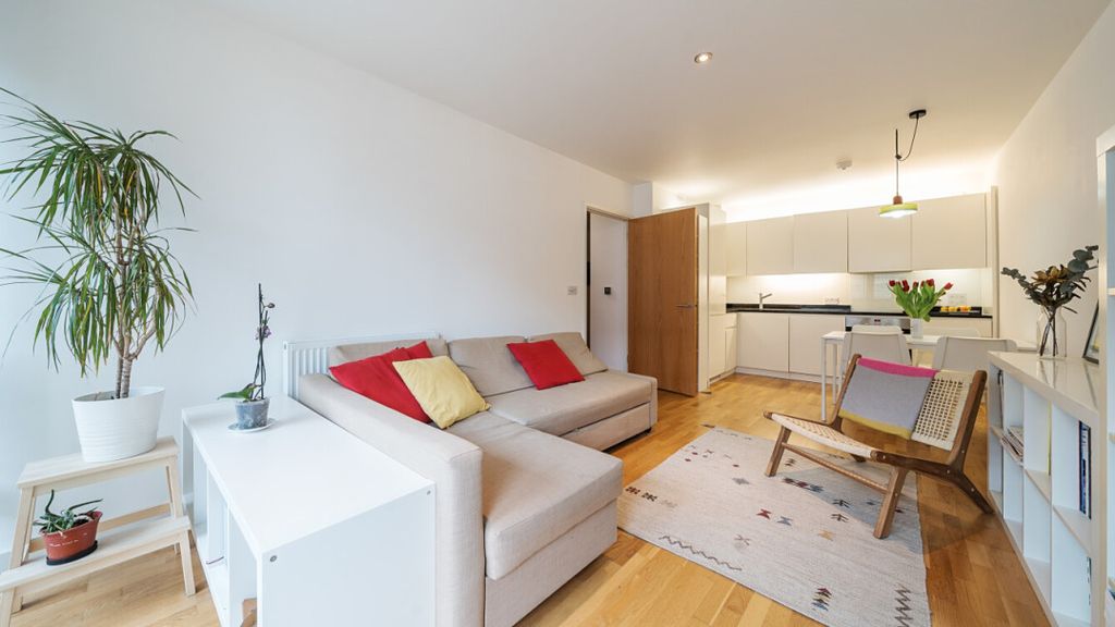 Property photo 3 of 20