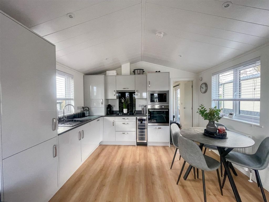 Property photo 3 of 12 Open Plan Living