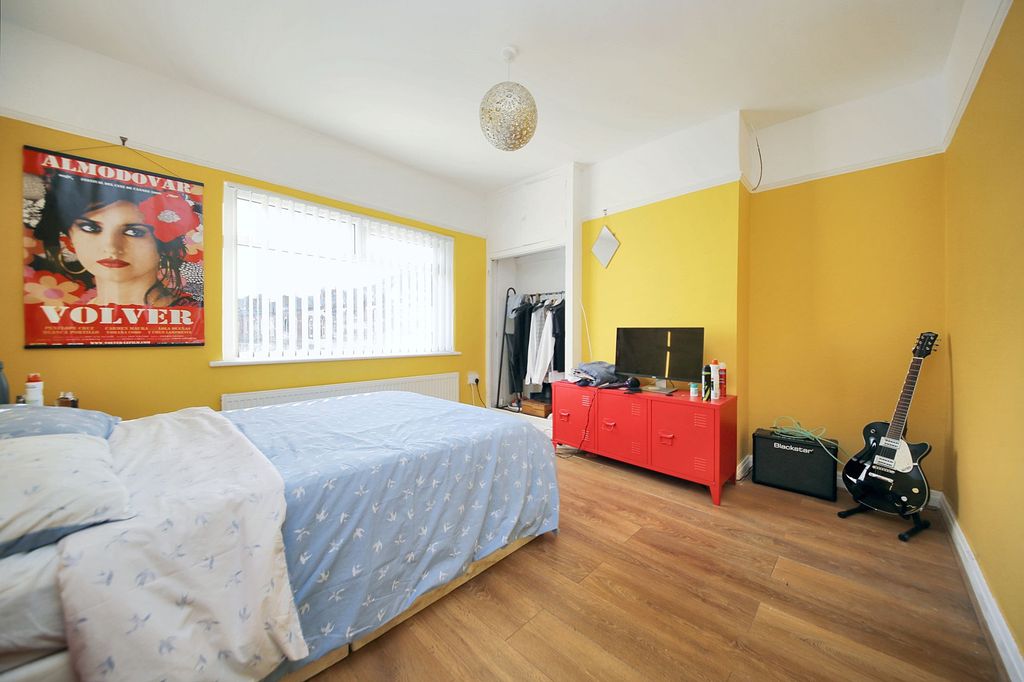 Property photo 3 of 21