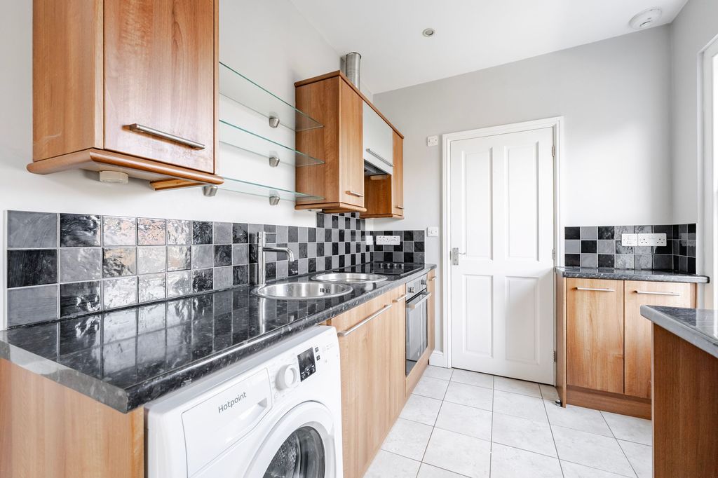 Property photo 3 of 9