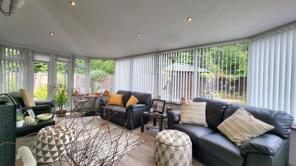 Property photo 3 of 33