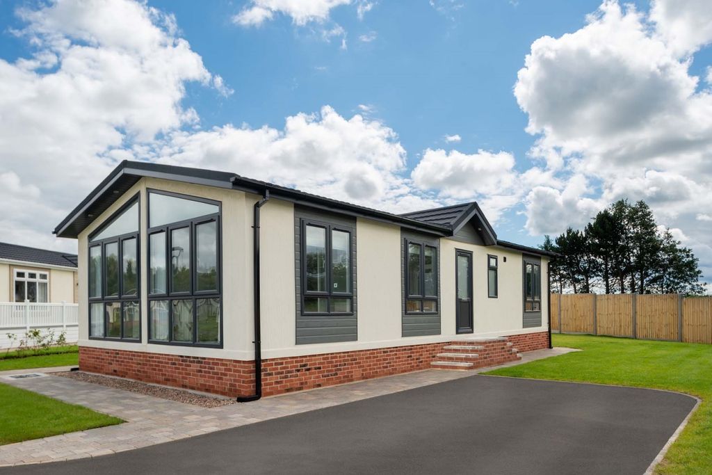 Property photo 1 of 10 Prestige Sofia Exterior -4960 A