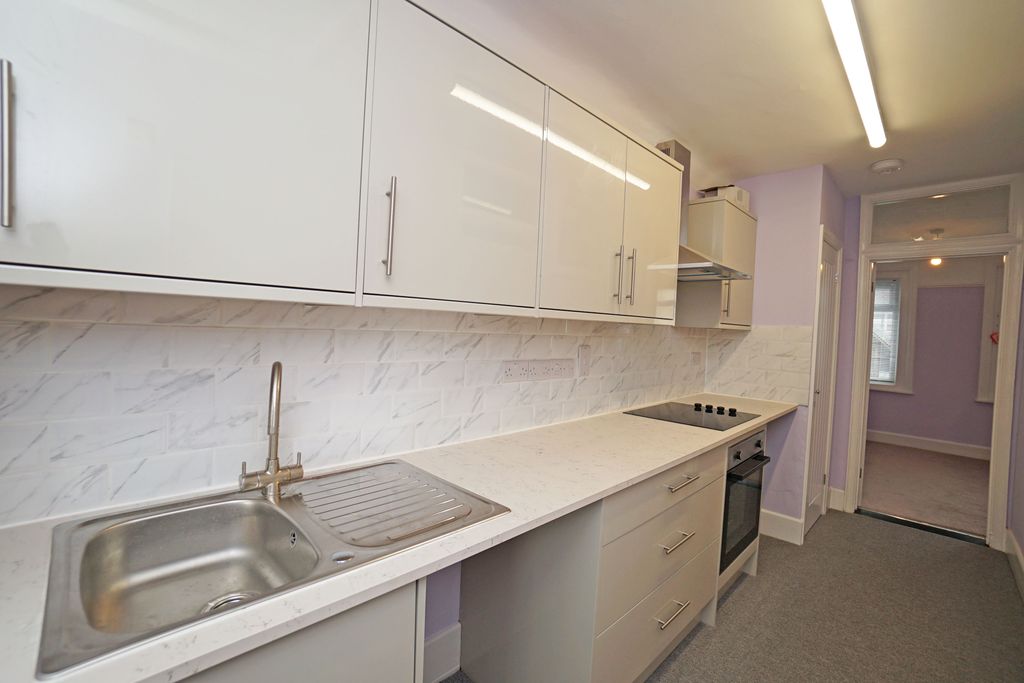 Property photo 2 of 12 Dsc08460