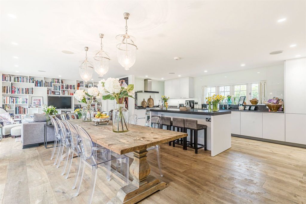 Property photo 3 of 14 Picture No. 11