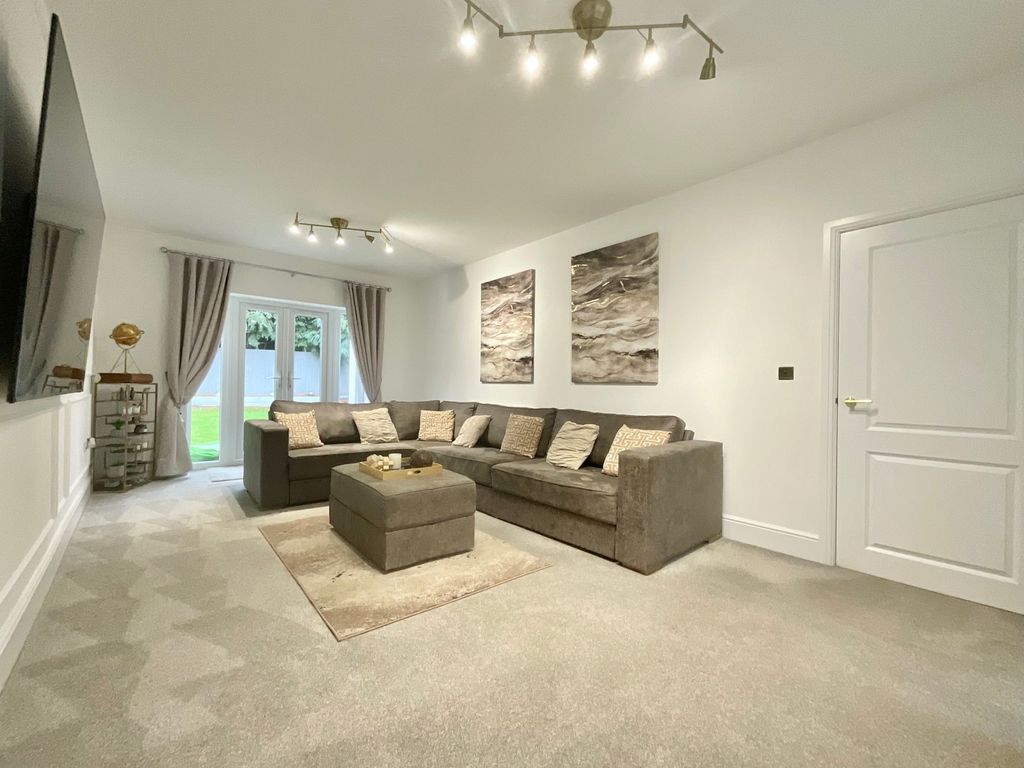 Property photo 2 of 21