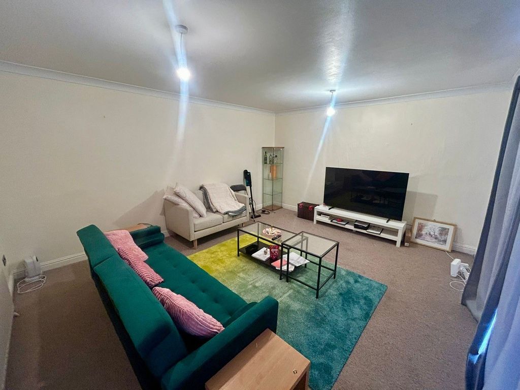 Property photo 3 of 7