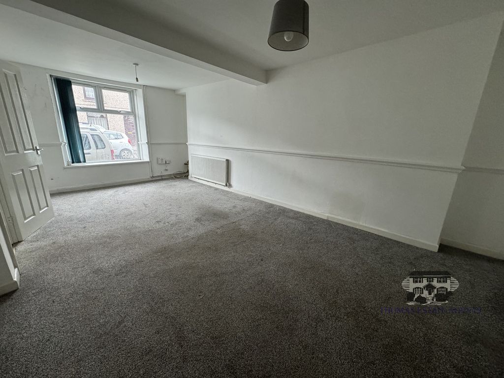 Property photo 3 of 10 Lounge