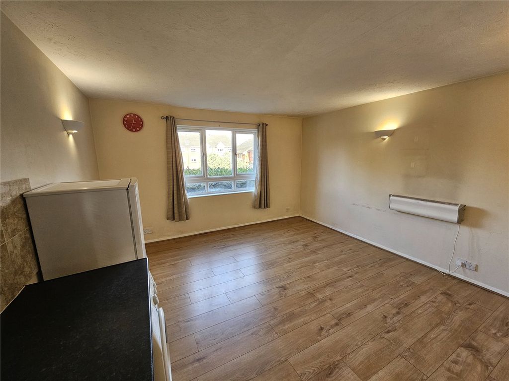 Property photo 2 of 9 Picture No. 24