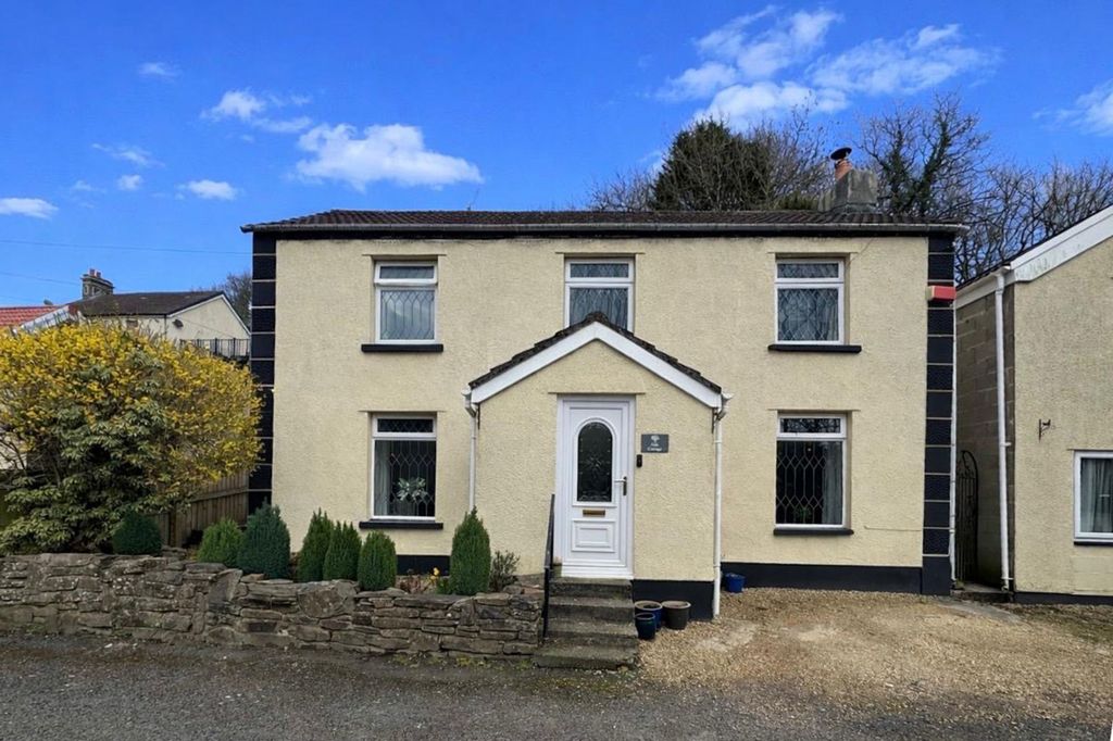 Property photo 1 of 40