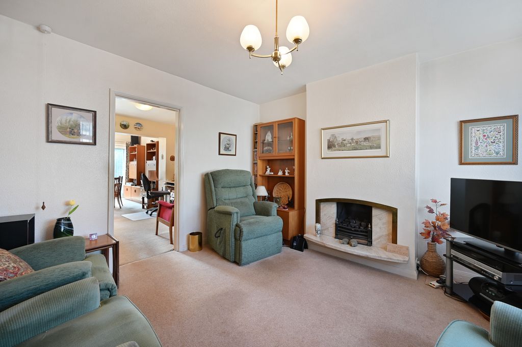 Property photo 2 of 12 11