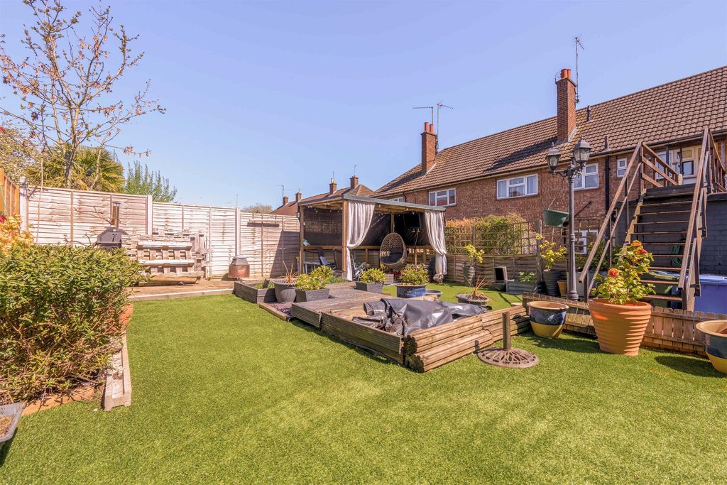 Property photo 3 of 10