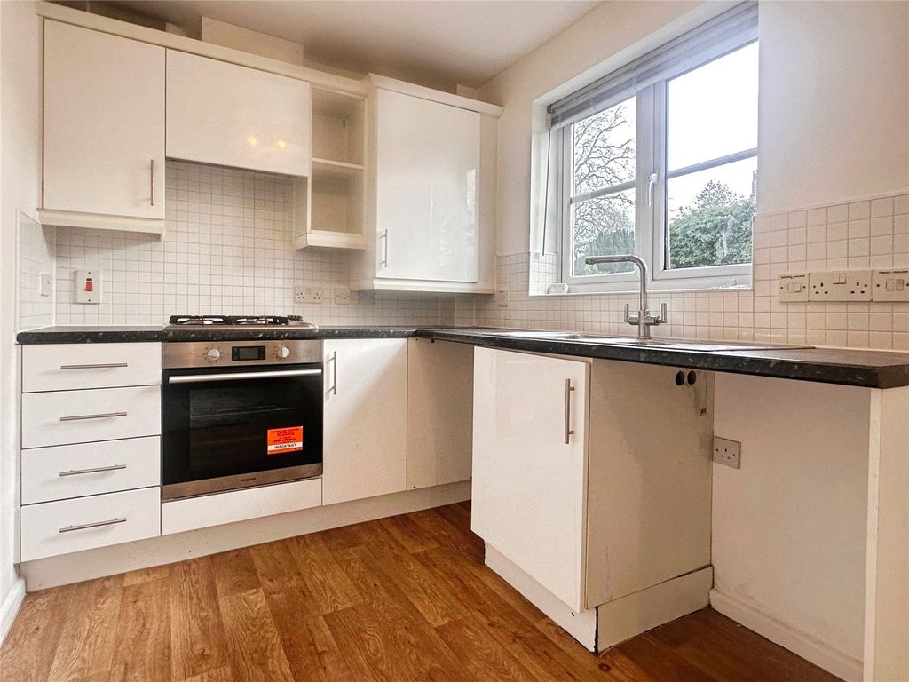 Property photo 3 of 7 Kitchen