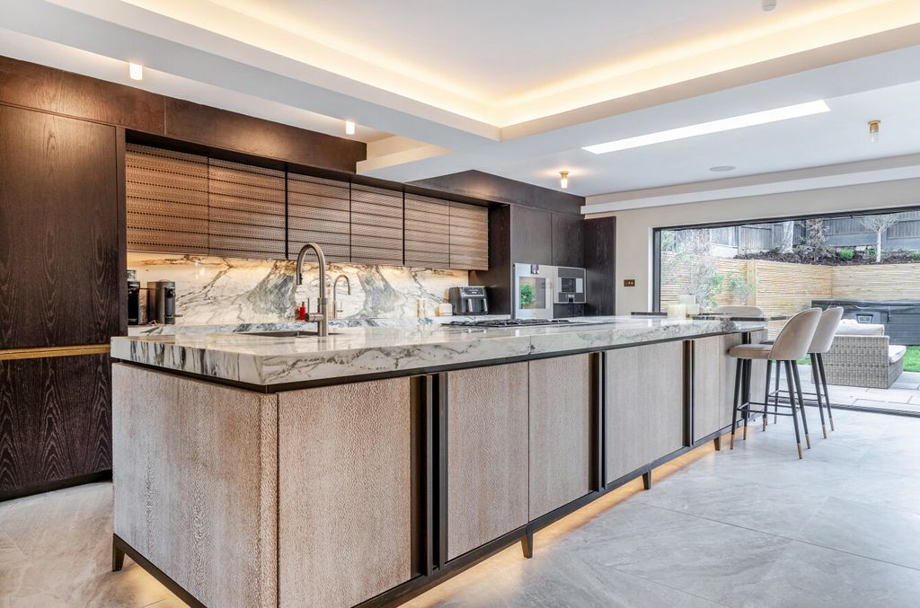 Property photo 3 of 73 1478775-16-6A3198...